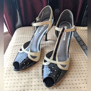 Via Spiga 8 peep toe cream and black heels sandals